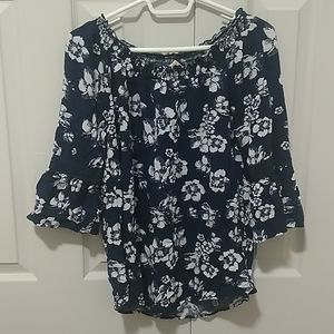 ⚓Flowy Sleeve Navy Floral Blouse